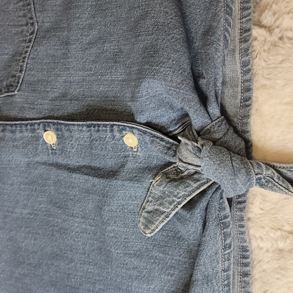 Levi's Denim Shirt - Picture 2 of 9